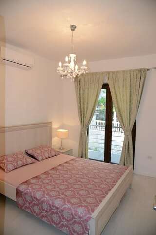 Апартаменты Pearl Shell Apartments Котор Апартаменты с 2 спальнями, балконом и видом на море-7