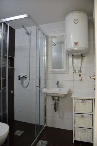 Апартаменты Pearl Shell Apartments Котор Номер-студио в подвале-5