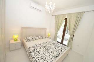 Апартаменты Pearl Shell Apartments Котор Апартаменты с 2 спальнями, балконом и видом на море-20